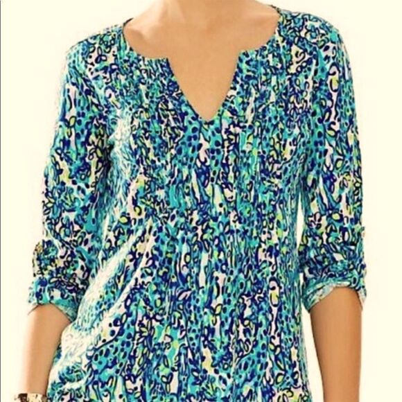 Lilly Pulitzer Animal Print It's a Stretch Giraffe Braylen Shirt - Picture 2 of 14